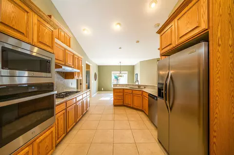 509 Antoinette Ct, Red Bluff, CA 96080 photo 3