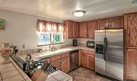 629 Brock Dr, Redding, CA 96003 photo 7