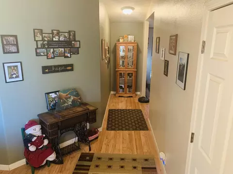 1506 Casa Vereda Way, Redding, CA 96003 photo 2