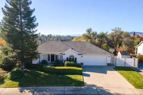2811 Blue Bell Dr, Redding, CA 96001 photo 1