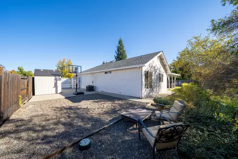 2811 Blue Bell Dr, Redding, CA 96001 photo 26