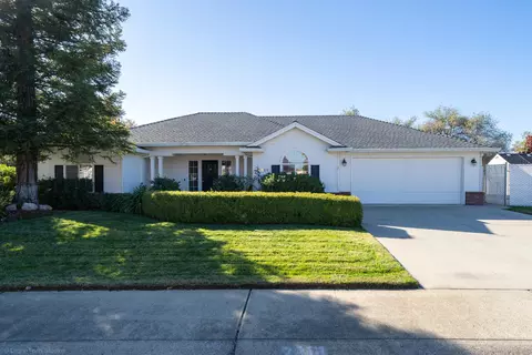 2811 Blue Bell Dr, Redding, CA 96001 photo 2