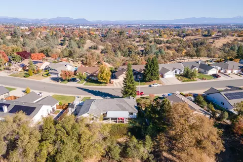 2811 Blue Bell Dr, Redding, CA 96001 photo 33