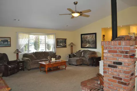 19733 Midland Dr, Redding, CA 96003 photo 8