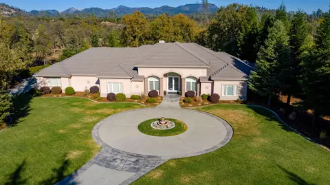 19550 San Vincente Dr, Redding, CA 96003 photo 2
