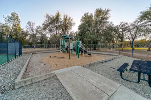 19550 San Vincente Dr, Redding, CA 96003 photo 31