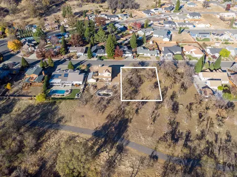3189 Lake Redding Dr, Redding, CA 96003 photo 1