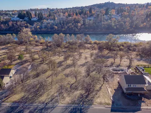 3189 Lake Redding Dr, Redding, CA 96003 photo 3