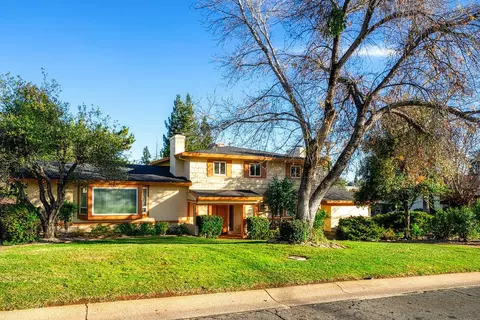 3400 Scenic Dr, Redding, CA 96001 photo 2