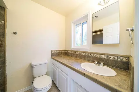 3400 Scenic Dr, Redding, CA 96001 photo 23