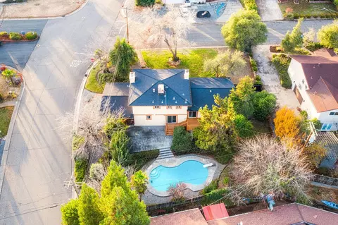 3400 Scenic Dr, Redding, CA 96001 photo 1