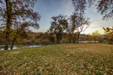 3389 Harlan Dr, Redding, CA 96003 photo 8