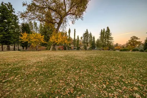 3389 Harlan Dr, Redding, CA 96003 photo 6