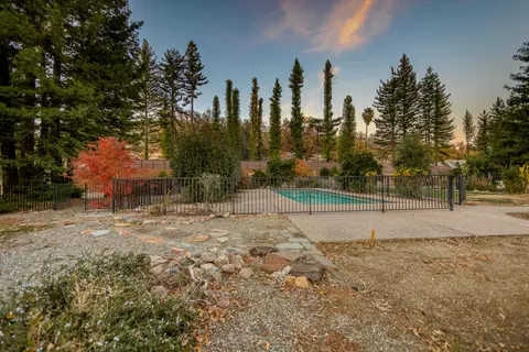 3389 Harlan Dr, Redding, CA 96003 photo 12