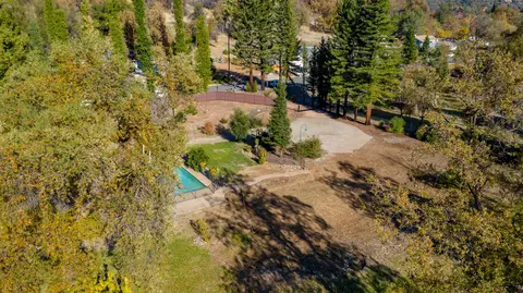 3389 Harlan Dr, Redding, CA 96003 photo 3