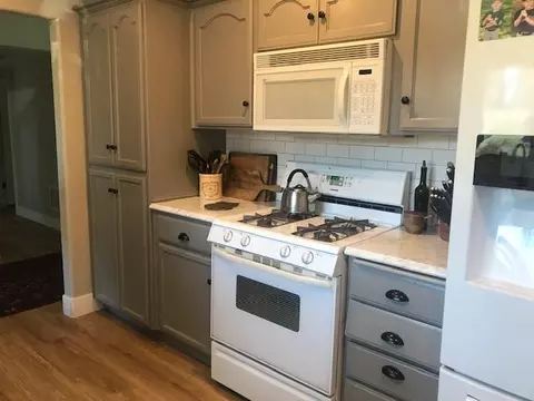 688 Terrace Dr, Redding, CA 96002 photo 4