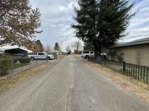7037 Arlin Ln, Redding, CA 96002 photo 5