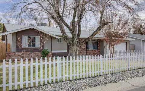 6421 Paso Dr, Redding, CA 96001 photo 4