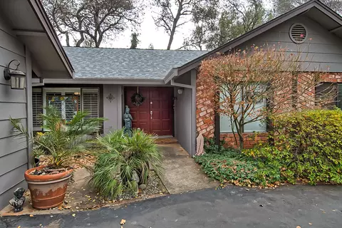 19749 Sweetwater Trl, Redding, CA 96003 photo 3