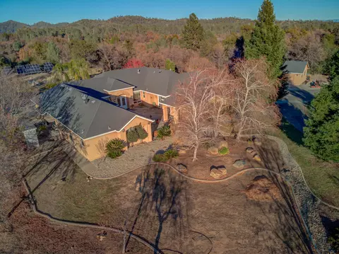 16900 Ski Way, Redding, CA 96003 photo 8