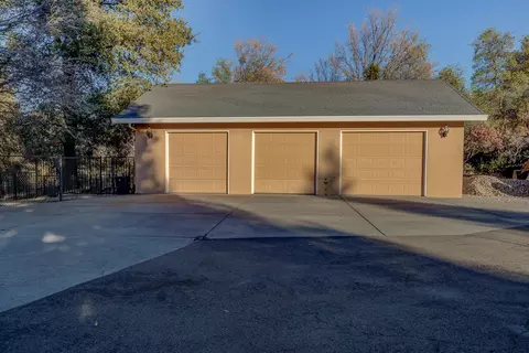 16900 Ski Way, Redding, CA 96003 photo 5