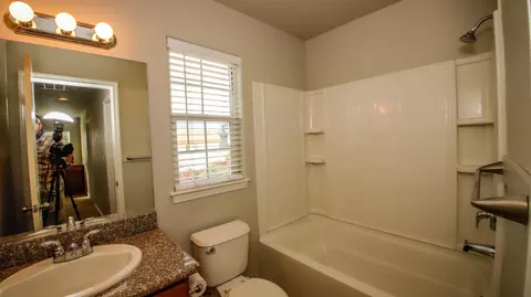 2143 Vienna Way, Redding, CA 96003 photo 16