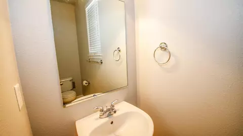 2143 Vienna Way, Redding, CA 96003 photo 6