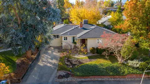 1132 Walnut Ave, Redding, CA 96001 photo 3