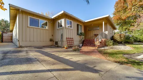 1132 Walnut Ave, Redding, CA 96001 photo 17
