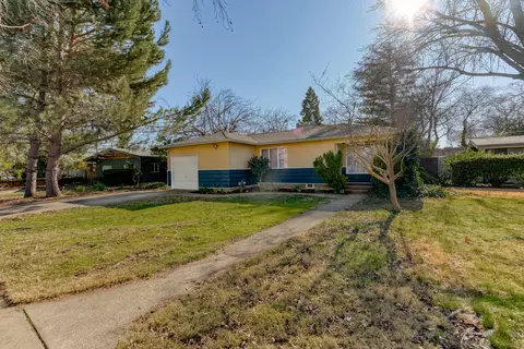 765 Lincoln St, Redding, CA 96001 photo 2