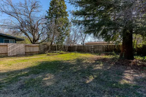 765 Lincoln St, Redding, CA 96001 photo 12