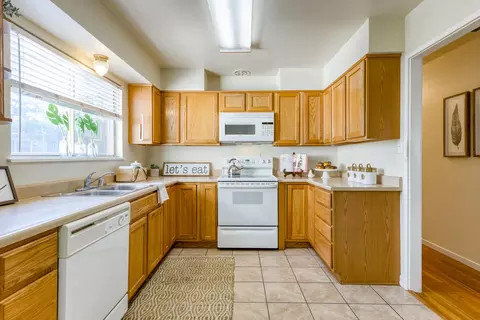 765 Lincoln St, Redding, CA 96001 photo 21