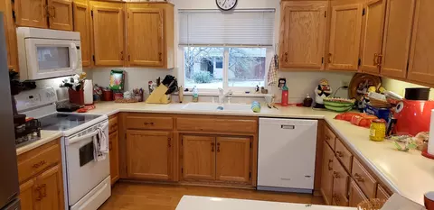 2196 Wisconsin Ave, Redding, CA 96001 photo 3