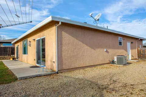 745 Grants Pass, Redding, CA 96003 photo 26