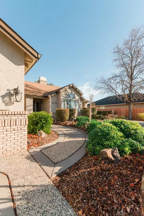 2275 Cumberland Dr, Redding, CA 96001 photo 1