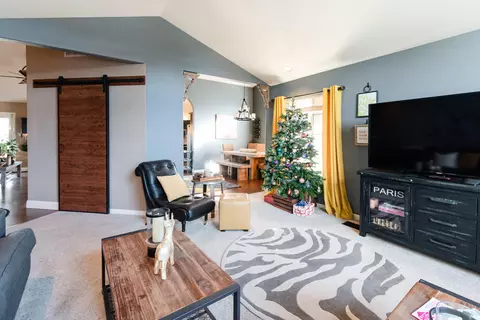 2275 Cumberland Dr, Redding, CA 96001 photo 8