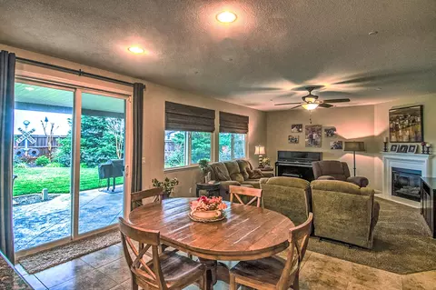 3401 Carlsbad Ln, Redding, CA 96002 photo 13