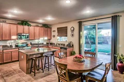 3401 Carlsbad Ln, Redding, CA 96002 photo 18