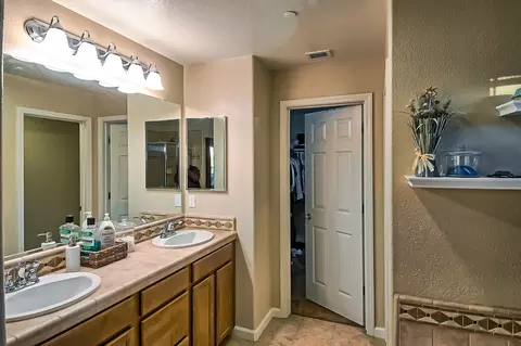 3401 Carlsbad Ln, Redding, CA 96002 photo 29
