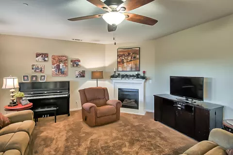 3401 Carlsbad Ln, Redding, CA 96002 photo 5