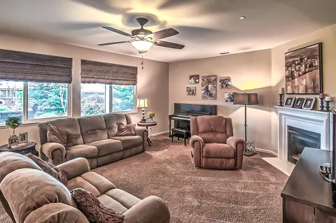 3401 Carlsbad Ln, Redding, CA 96002 photo 14
