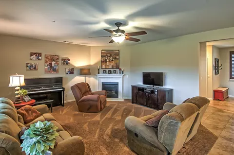 3401 Carlsbad Ln, Redding, CA 96002 photo 15