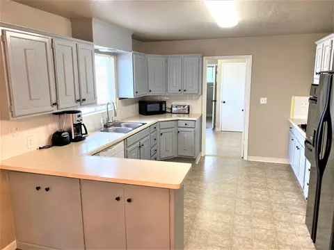 1298 Dusty Ln, Redding, CA 96002 photo 8