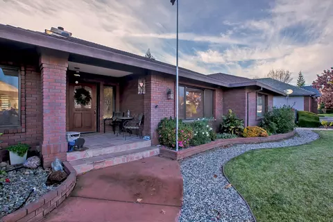 2897 Panorama Dr, Redding, CA 96003 photo 1