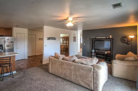 1052 Camelot Ct, Redding, CA 96003 photo 7