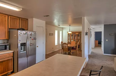 1052 Camelot Ct, Redding, CA 96003 photo 12