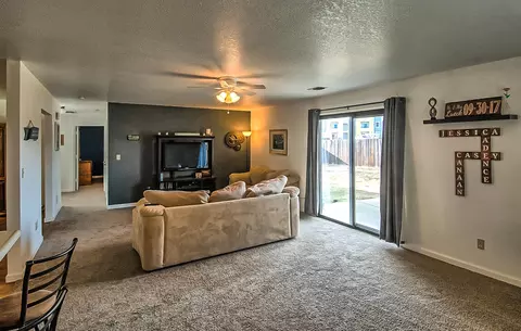 1052 Camelot Ct, Redding, CA 96003 photo 8
