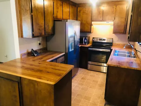 12420 Charron Ln, Redding, CA 96003 photo 2