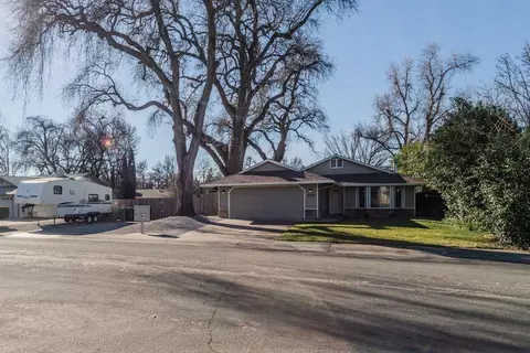 6774 Irving Rd, Redding, CA 96001 photo 3