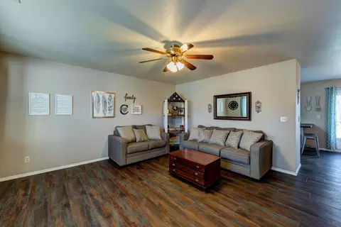 1466 Rose Tree Ln, Redding, CA 96003 photo 4